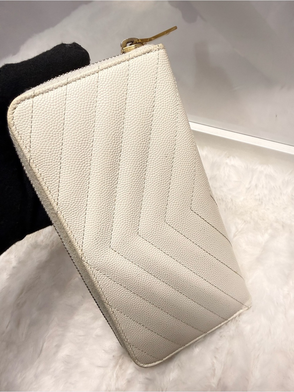YVES SAINT LAURENT YSL White Chevron Zip Around Full Wallet - Picture 4 of 15